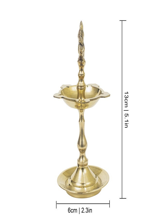 Spillbox مصباح زيت ديا نحاسي تقليدي مصنوع يدويًا من Spillbox، مثالي للطقوس المنزلية والمعابد والاحتفالات الدينية. تصميم طاووس Kuthu Vilakku النحاسي | مصباح زيت ديبام للعبادة والطقوس الدينية | مصباح بيتال ديا - KV Peacock - Image 4